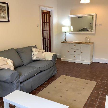 1 - Bed Ground Floor Apartment تينبي المظهر الخارجي الصورة